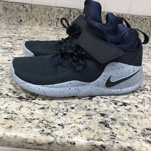 Nike men’s size 9 Navy blue please see description